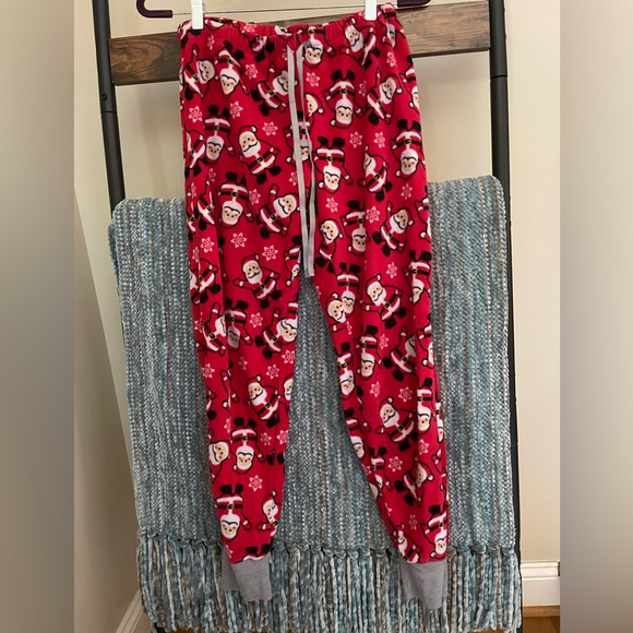 Christmas Santa Pajamas Set EUC - Picture 6 of 9